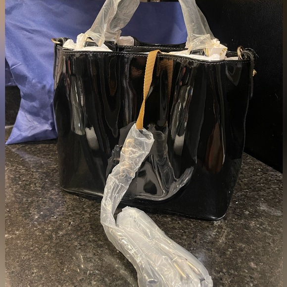 Patent Leather Dooney & Bourke bag - Picture 7 of 8